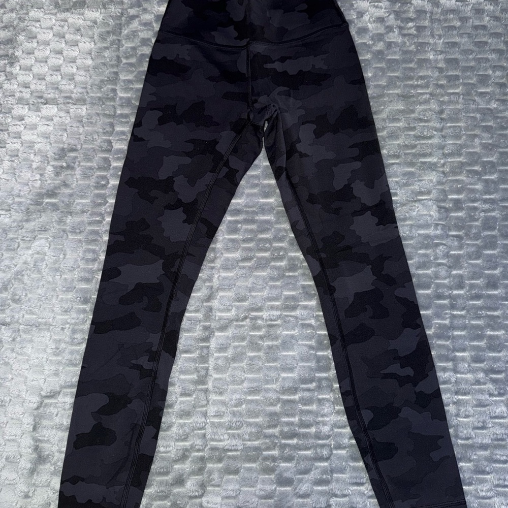 Women’s Lululemon  Black Camouflage Leggings